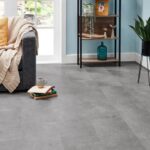 Piso Vinílico SPC Click Gris Acero SP021 5mm con manta - Imagen 2