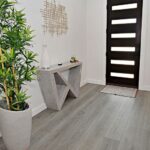 Piso Flotante Melamínico Roble Sheffield D2253 AC5 8mm - Imagen 2