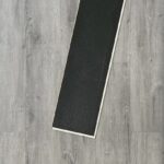 Piso Vinílico SPC Click Silver SP006 5mm con manta - Imagen 3