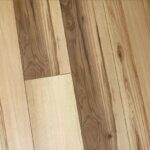 Piso Vinílico SPC Click Pino Odense SP012 4mm - Imagen 3